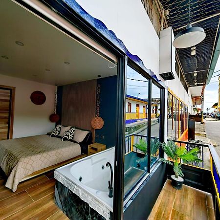Habitacion Deluxe 2 Con Jacuzzi A 20 Mt Del Parque سالنتو المظهر الخارجي الصورة